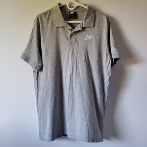 Nike (Large men's light gray with collar)